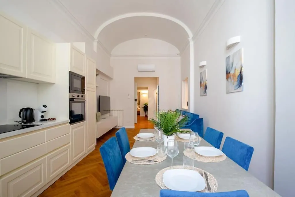Apartment Dimora Nuvola Apartament Florence